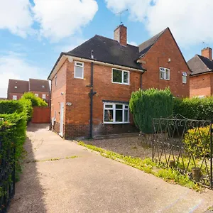 Alderton House - Spacious 3 Bed With Parking Nottingham